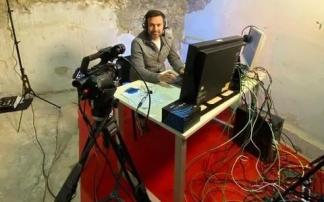 El presentador de la gala en el refugio. El presentador de la gala en el refugio.