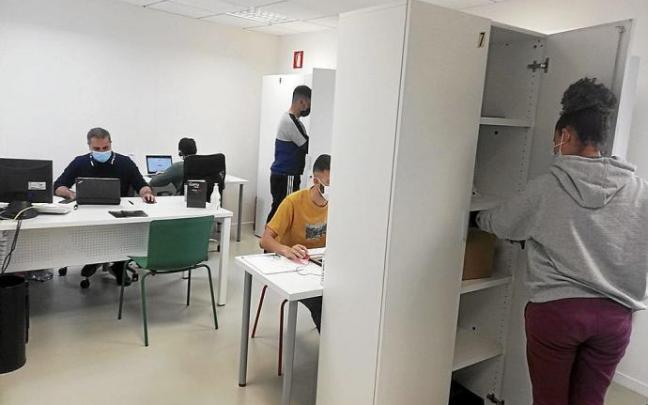 Emprendedores en un vivero de empresas.