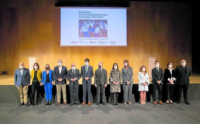 Urkullu presidió ayer la presentación de la Estrategia Sociosanitaria de Euskadi en un acto en el BEC. Foto: Borja Guerrero