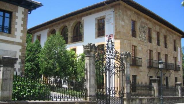 Edificio del Euskal Herria Museoa de Gernika, que acoge esta muestra dedicada a Markos Gineno y los palíndromos Edificio del Euskal Herria Museoa de Gernika, que acoge esta muestra dedicada a Markos Gineno y los palíndromos
