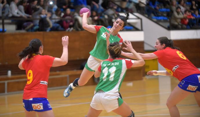 La selección vasca de balonmano competirá con rivales de nivel.