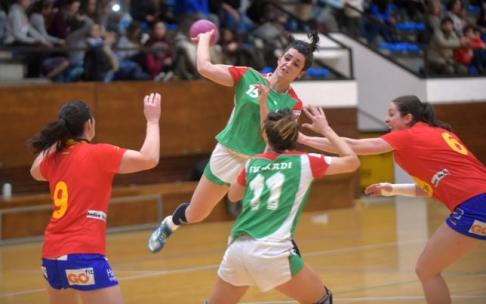 La selección vasca de balonmano competirá con rivales de nivel.