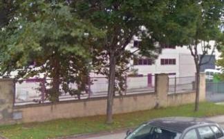 El centro logístico de DHL para Euskaltel en Zamudio emplea a una veintena de trabajadores. El centro logístico de DHL para Euskaltel en Zamudio emplea a una veintena de trabajadores.