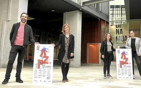 Udaleko, Kulturaz Kooperatibako eta antzerki taldeetako ordezkariak Topaketen aurkezpenean. Argazkia: N.G.