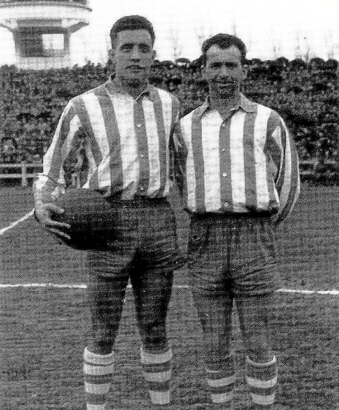 Félix ‘Tini’ Echevarría (izda.) y Miguel Ibarra (dcha.), coincidieron en el Deportivo Alavés las temporadas 1957-58 y 58-59 Foto: Archivo de la familia Echevarría