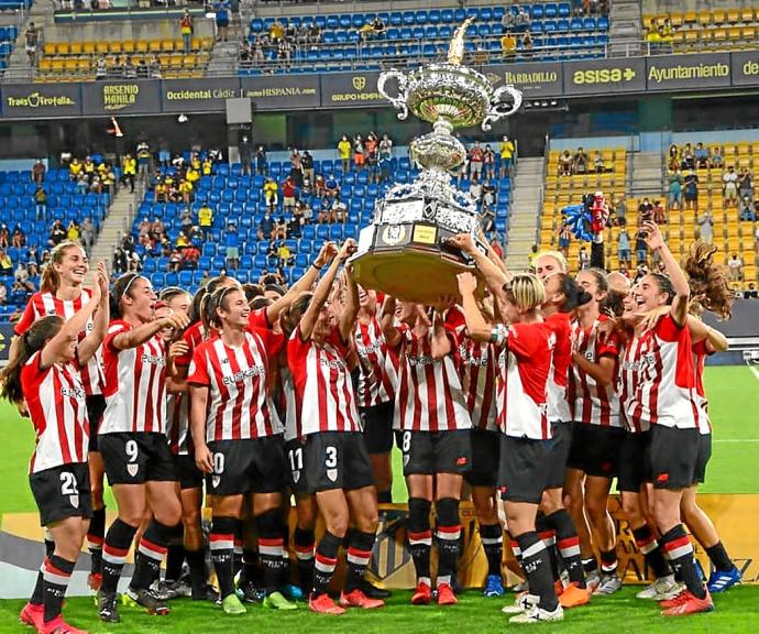 Las jugadoras del Athletic levantan el prestigioso torneo gaditano. Foto: Athletic Club