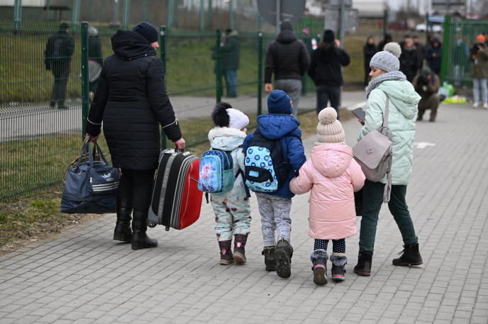 Refugiados ucranianos llegan a Polonia.