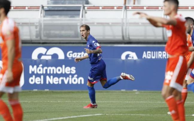 Asier Etxaburu celebra el tanto del empate. Asier Etxaburu celebra el tanto del empate.