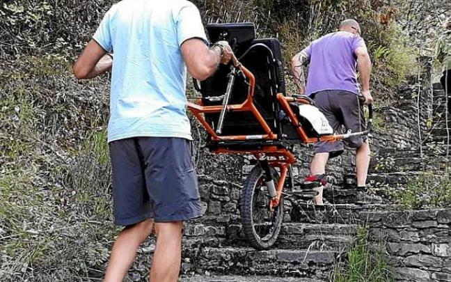 Gurpil-aulkietan dagoen pertsona baten artxibo-irudi bat. Argazkia: Utzita