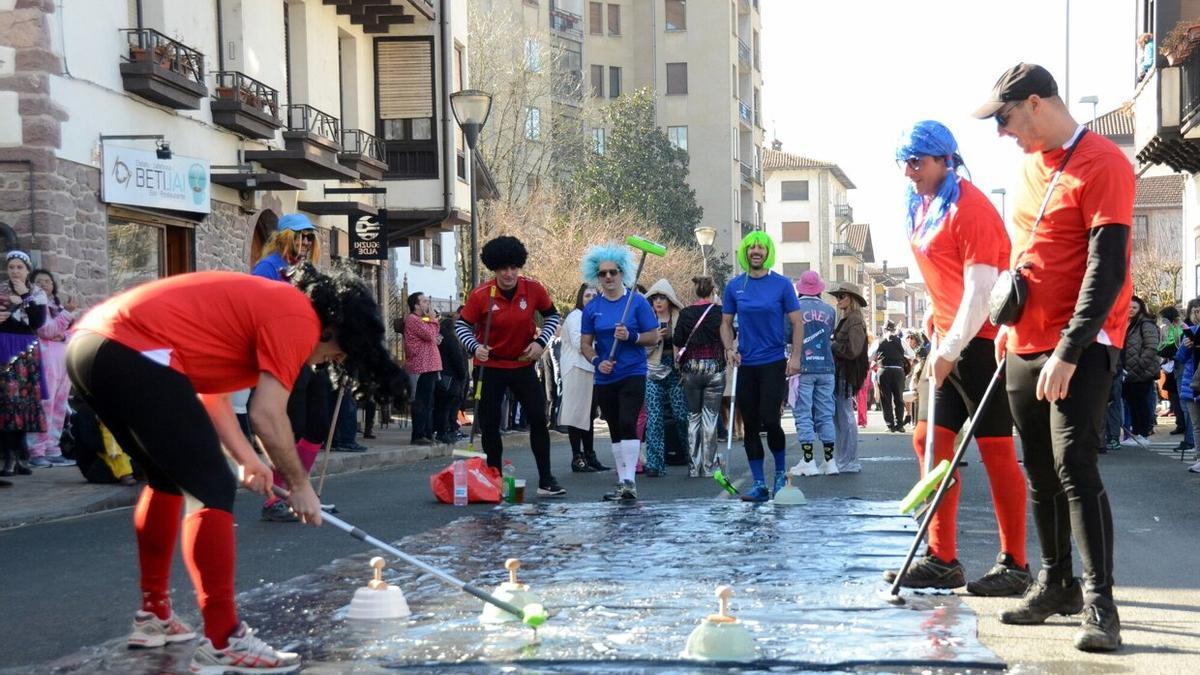 La competición de curling resultó muy disputada.