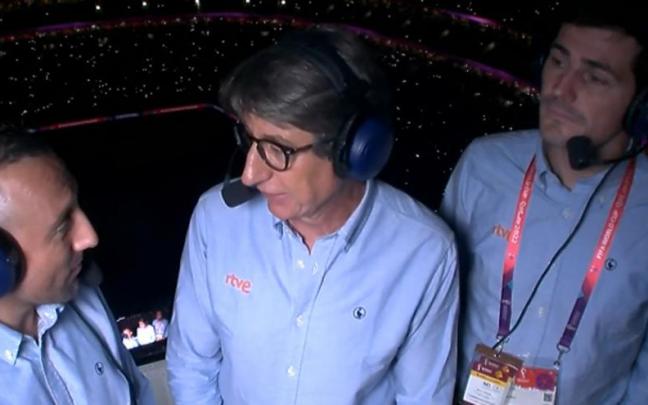 Juan Carlos Rivero, Santi Cazorla e Iker Casillas comentando uno de los partidos del Mundial de Qatar 2022. Juan Carlos Rivero, Santi Cazorla e Iker Casillas comentando uno de los partidos del Mundial de Qatar 2022.