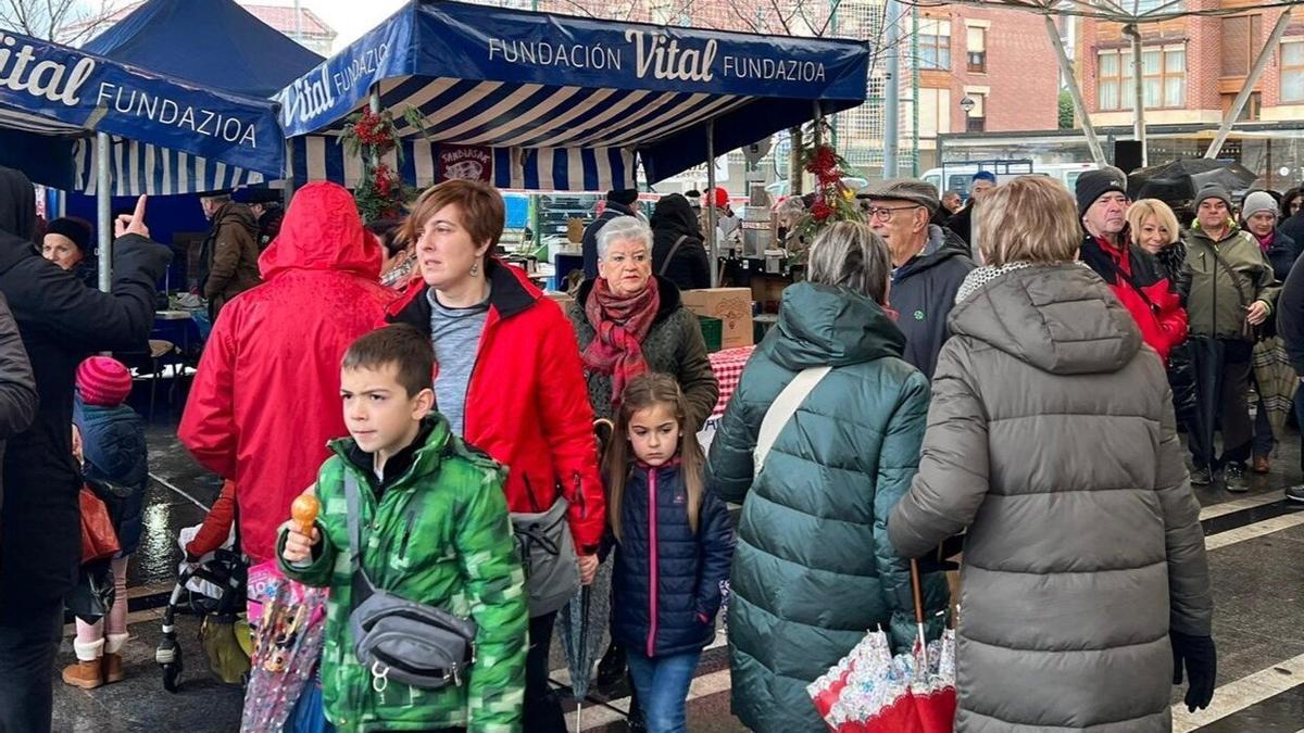 La tradicional txarriboda tuvo que hacerse a puerta cerrada en una jornada de homenaje a los baserritarras