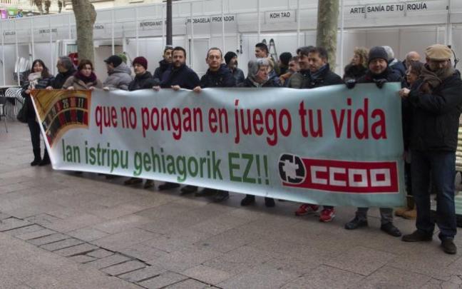 Imagen de archivo de una concentración en Gasteiz tras un accidente laboral. Imagen de archivo de una concentración en Gasteiz tras un accidente laboral.