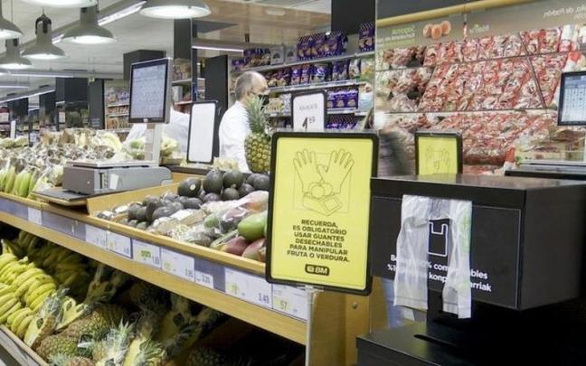 La compra de alimentación es la que más ha descendido las en grandes superficies .