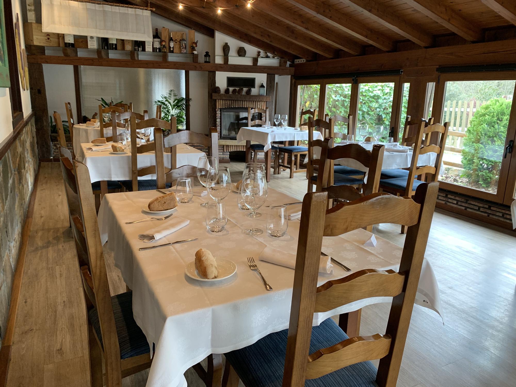 Uno de los comedores del Etxoste.