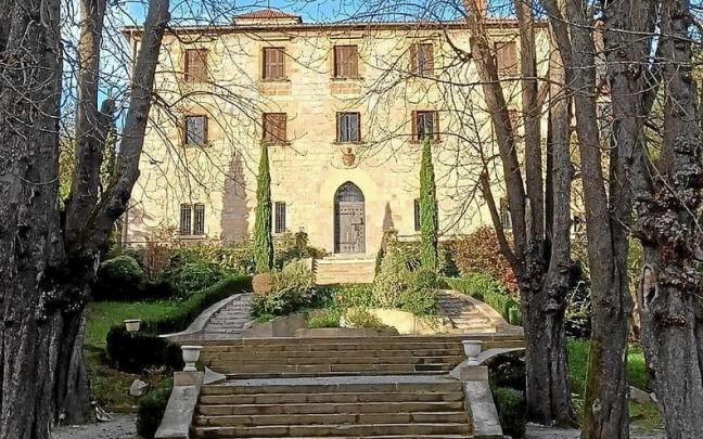 Palacio de Murgia, en cuyo parque aledaño se han propuesto llevar a cabo mejoras.