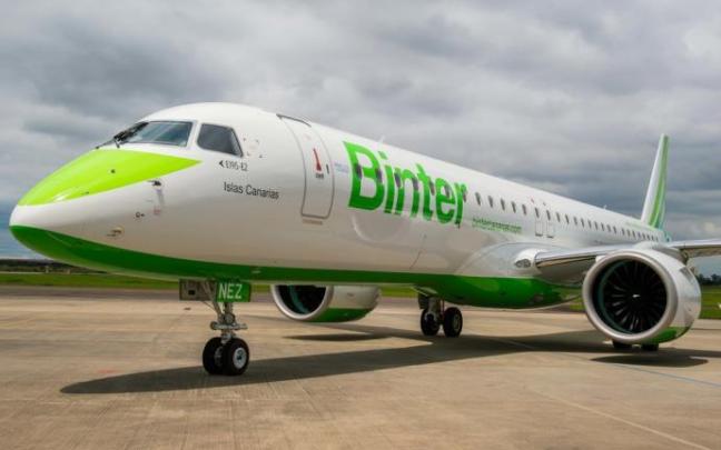 Aeronave de Binter en un aeropuerto. Aeronave de Binter en un aeropuerto.
