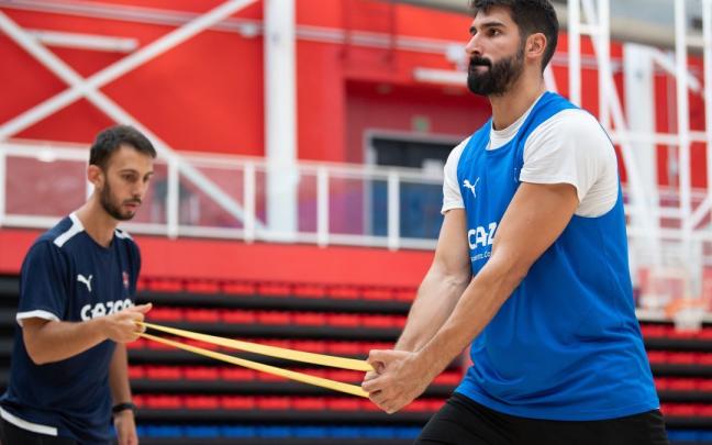 Dani Díez realiza un ejercicio en el Bakh, durante la primera semana de entrenamientos Dani Díez realiza un ejercicio en el Bakh, durante la primera semana de entrenamientos