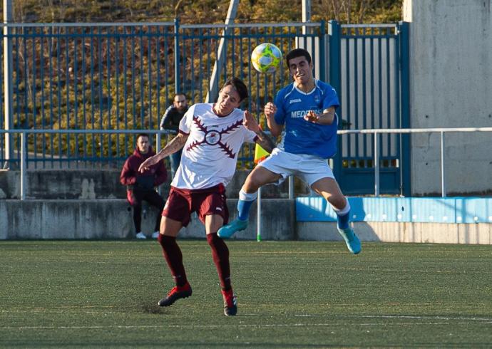 Lance del partido Peña Sport - Ardoi disputado en la primera fase