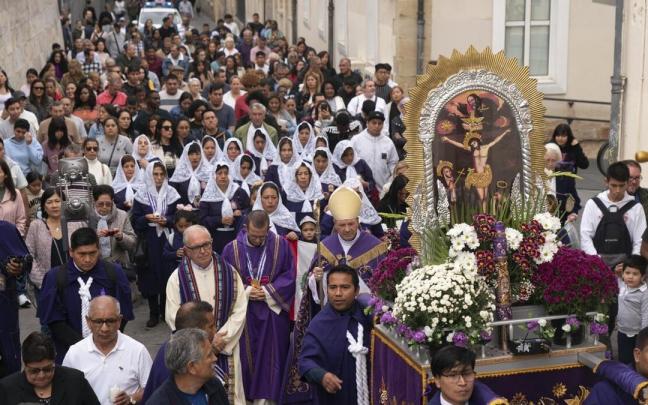 Los peruanos celebran su día grande en Vitoria