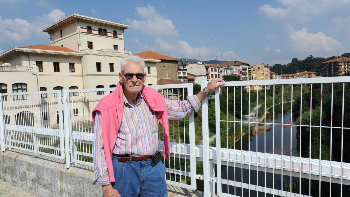Quien fuera alcalde de Ugao durante dos legislaturas, en una imagen de archivo para una entrevista en DEIA.