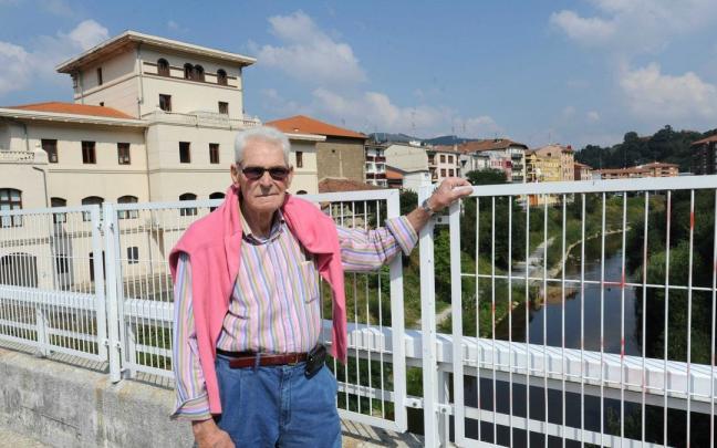 Quien fuera alcalde de Ugao durante dos legislaturas, en una imagen de archivo para una entrevista en DEIA.