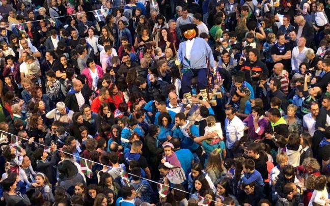 Multitudinario txupinazo en una pasada edici&oacute;n.