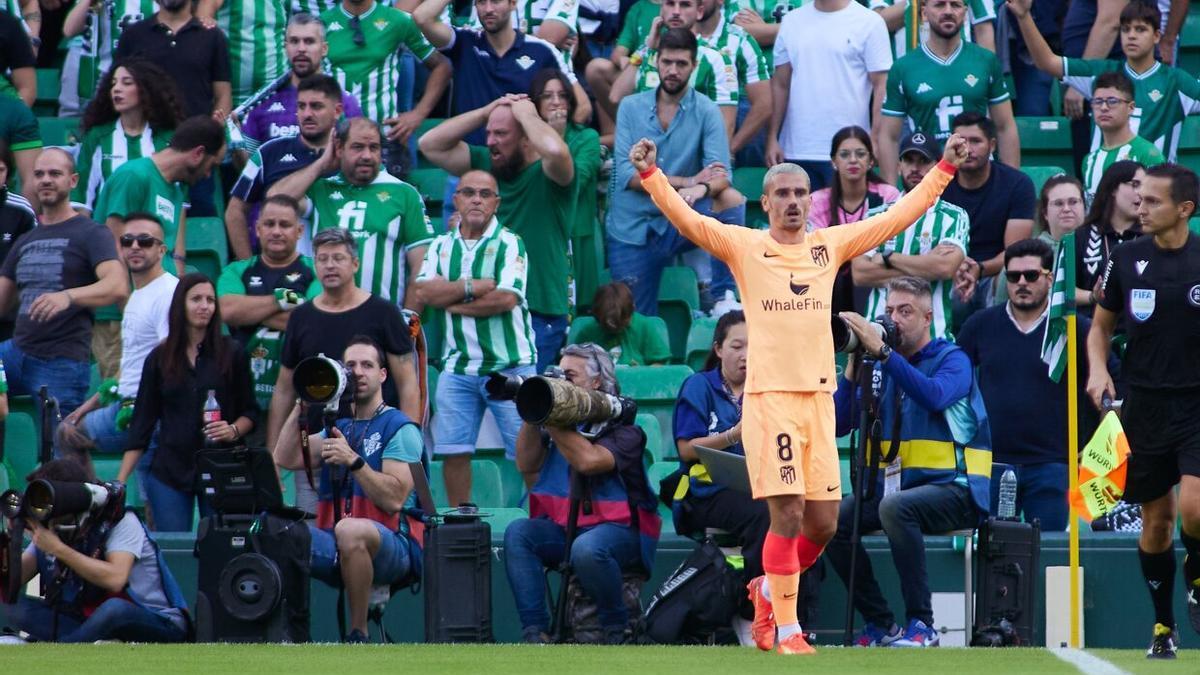 Antoine Griezmann celebra su gol al Betis