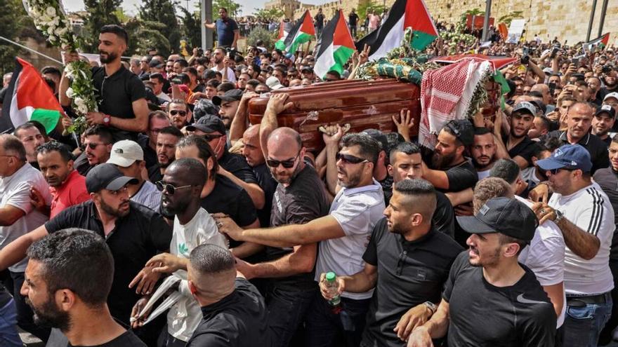 Funeral de la periodista palestina Abu Akleh.