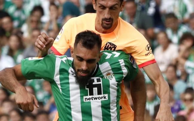 Savic frena a Borja Iglesias.