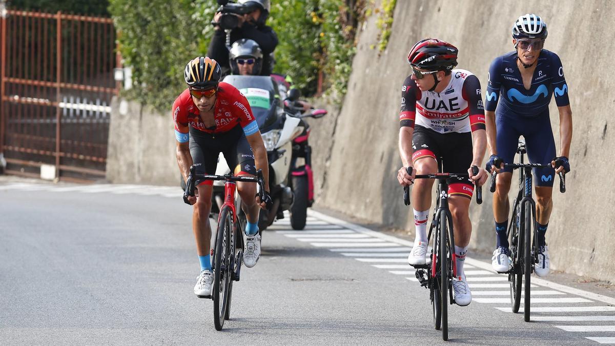 Landa, tercero finalmente, con Pogacar y Mas.