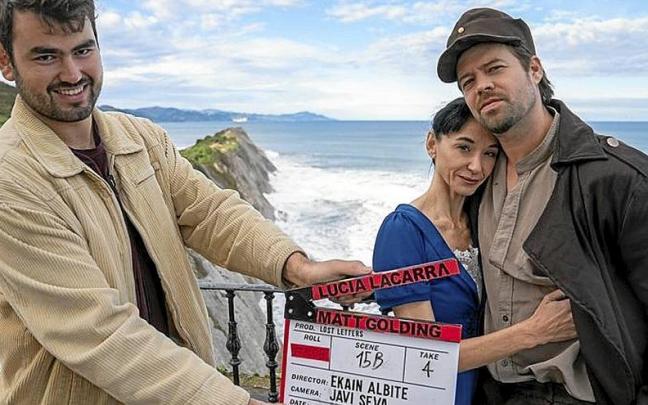 Ekain Albite, Luc&iacute;a Lacarra y Matthew Golding, ayer. | FOTO: R.PLAZA