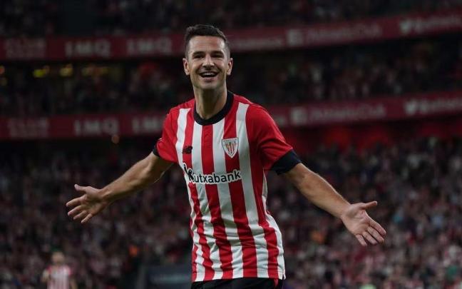 Gorka Guruzeta celebra el segundo gol ante el Valladolid.
