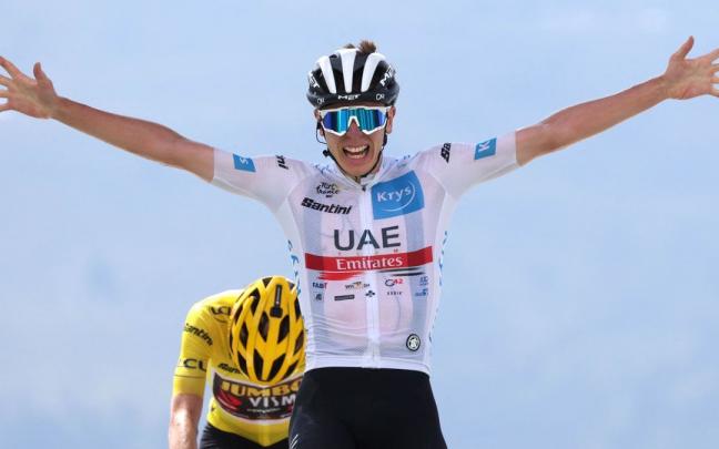 Pogacar celebra su tercera victoria en lo que va de Tour. Pogacar celebra su tercera victoria en lo que va de Tour.