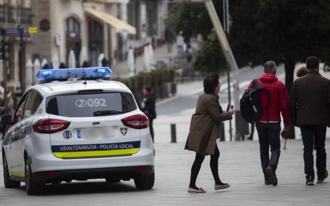 Coche patrulla de la Policía Local de Vitoria