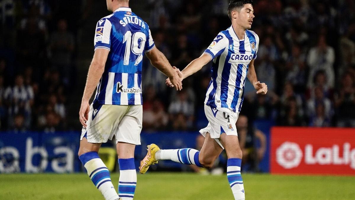 Sorloth y Brais, durante el partido de ayer