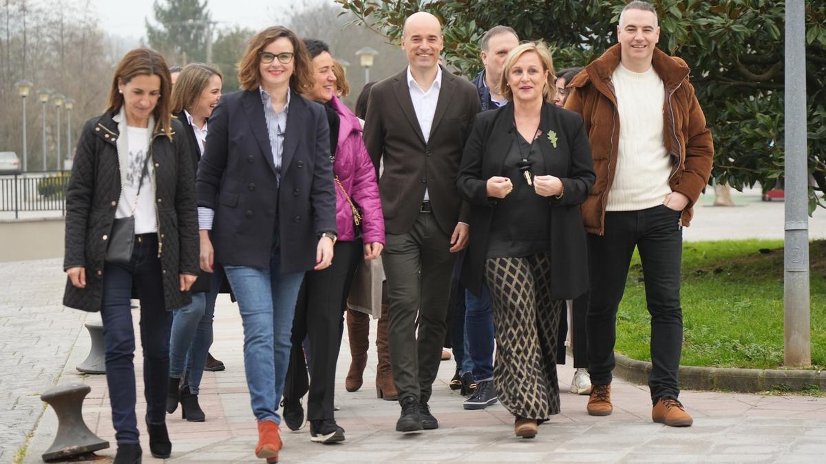 Los candidatos jeltzales, poco antes de arrancar el acto.