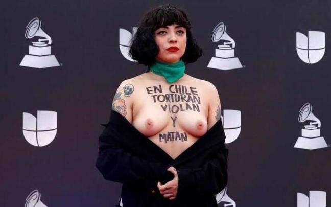Mon Laferte. Mon Laferte.