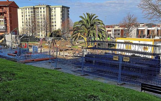 Las obras para dotar de cubierta al parque han comenzado esta semana. Las obras para dotar de cubierta al parque han comenzado esta semana.