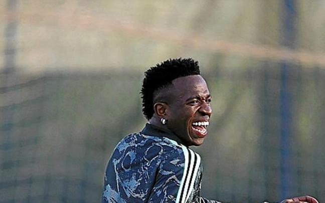 Vinicius, durante el entrenamiento de ayer. | FOTO: EFE Vinicius, durante el entrenamiento de ayer. | FOTO: EFE