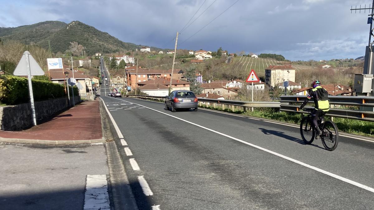 La zona cuenta con una importante pendiente, lo que hace incrementar la velocidad de los vehículos al paso por San Cristóbal.