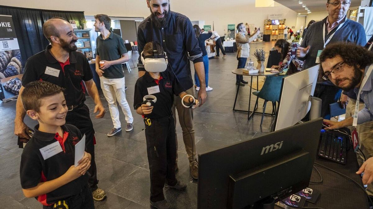 Visitantes en la Feria del Trabajo Autónomo de Navarra