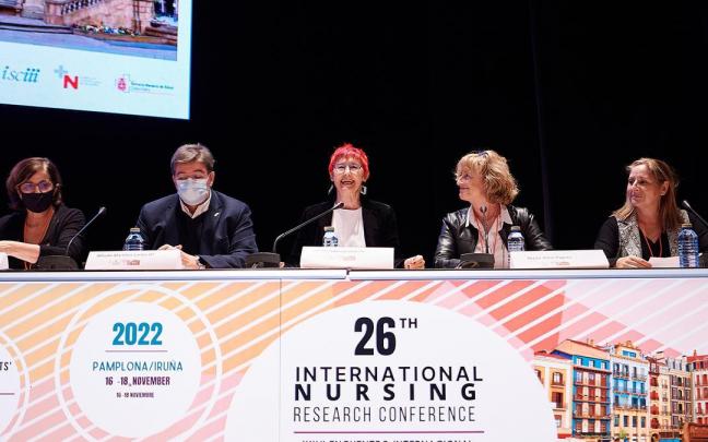 La consejera de Salud, entre Alfredo Mart&iacute;nez y Marta Anc&iacute;n, este mi&eacute;rcoles en la inauguraci&oacute;n del encuentro.