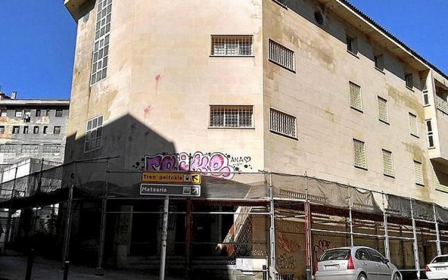 Edificio de los antiguos juzgados de Bittor Sarasketa.