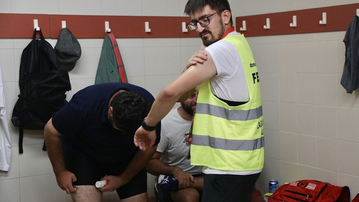 Preparación antes de salir con el toro de fuego