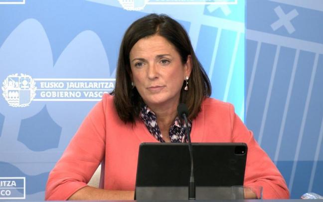 La consejera de Igualdad, Beatriz Artolazabal, pone a disposición de las víctimas el teléfono Satevi para recibir información y acompañamiento.