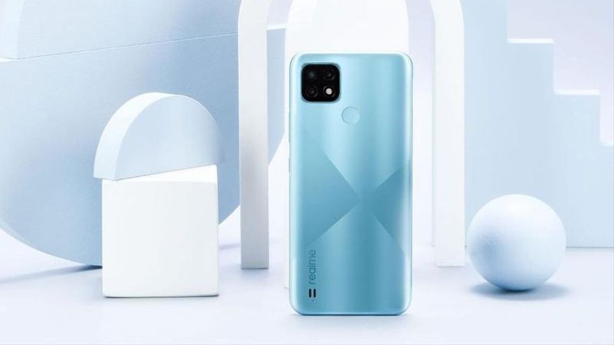 Realme C21.
