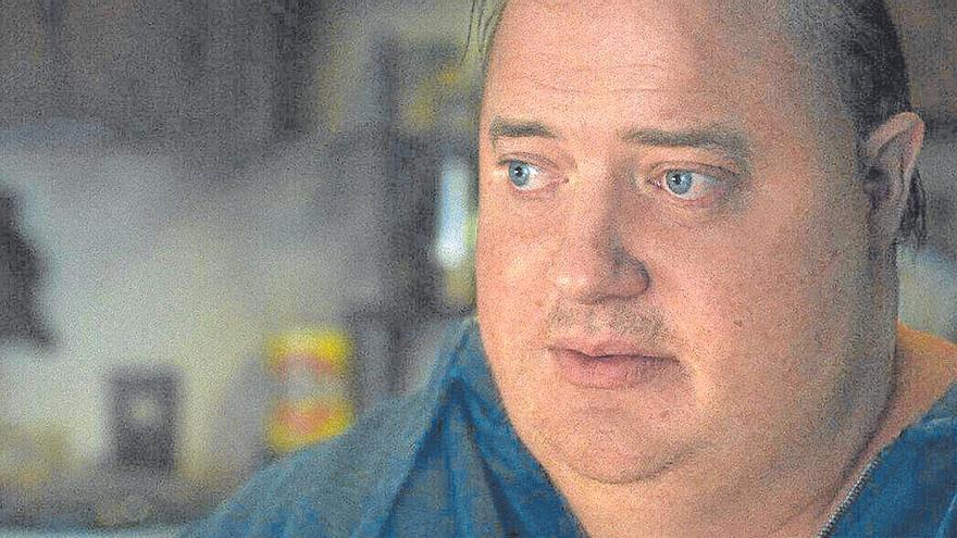 Sorprende la espectacular transformación física de Brendan Fraser, actor de las adaptaciones del final del siglo XX y comienzo del XXI de ‘La momia’, en un papel con hambre de Óscar.