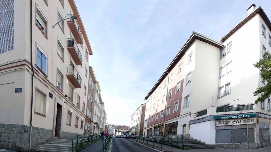 Panorámica de una calle de Adurza.