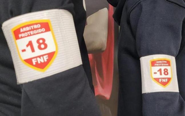 Imagen de los brazaletes que portarán los árbitros menores de edad